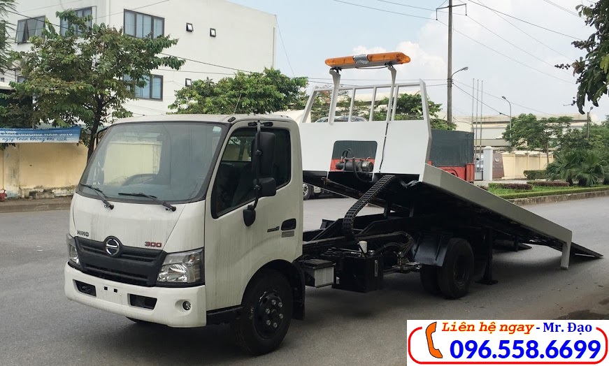 HINO XZU720L CHỞ Ô TÔ